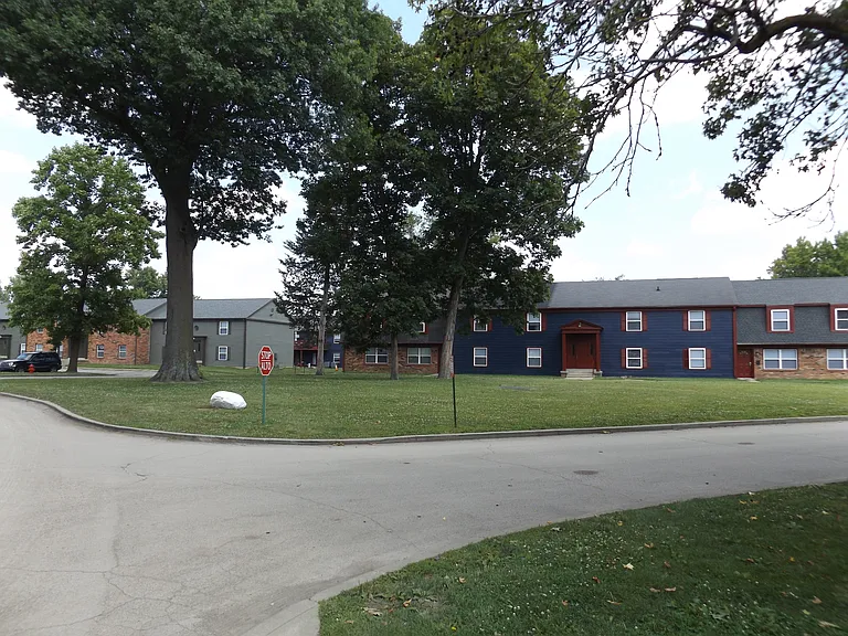 Spanish Oaks — Photo 13