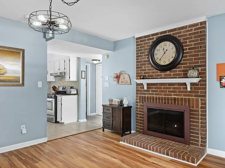 3200 Courtland Dr — Photo 3