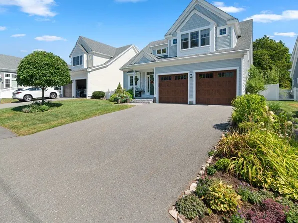 21 Hospital Rd, Medfield, MA 02052