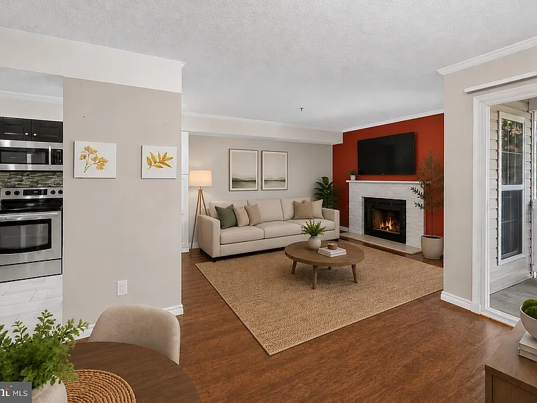 1504 Lincoln Way #323 — Photo 1