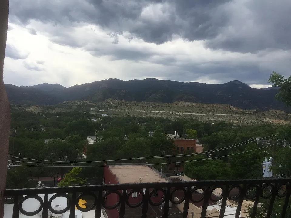 Incredible View, Townhome directly over Colorado City Creame