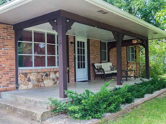5th image of 214 Crescent Dr