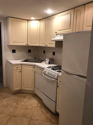 Rented by CitySites Real Estate Group | media 8