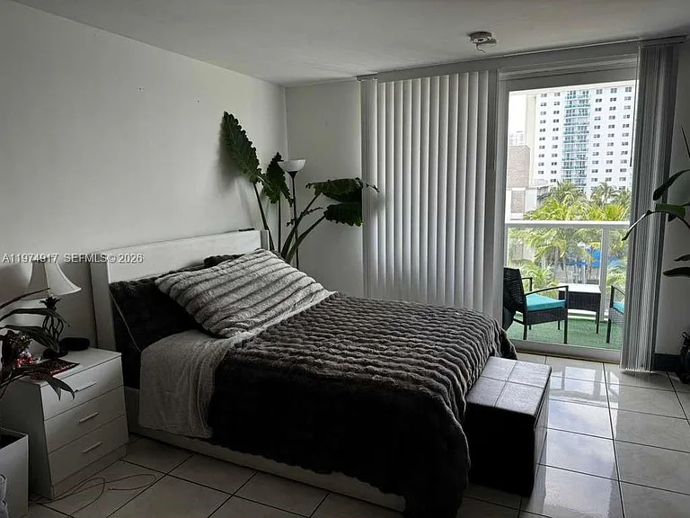 19201 Collins Ave #432 — Photo 22