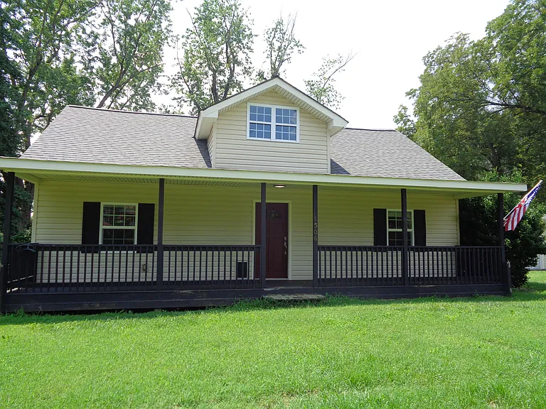 1506 Old Hollow Rd — Photo 1