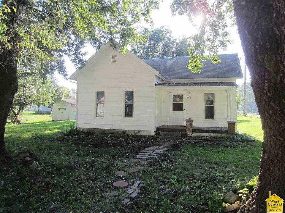 2nd image of 301 S 4th St