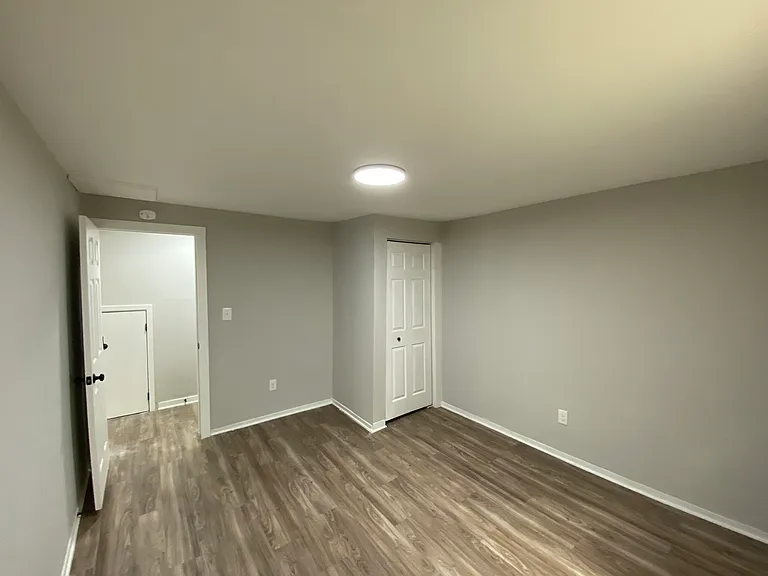 1810 Hemlock Ave — Photo 7