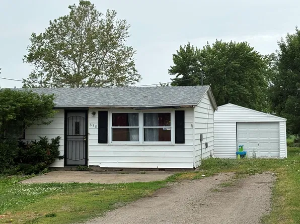 646 E McNeil Ave, Hoopeston, IL 60942