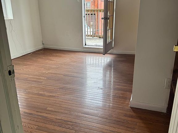 5th image of 1425 Christian St Floor 2