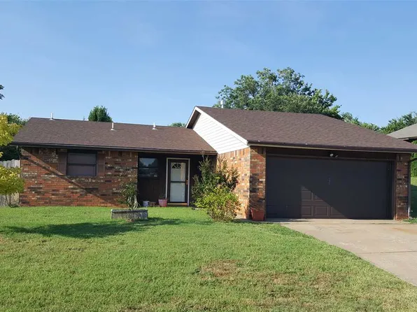 1134 Hillcrest Dr, Enid, OK 73701