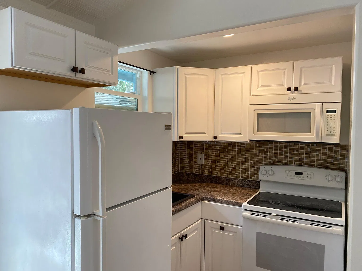 Studio, 415 sqft, $1,350 — Photo 1