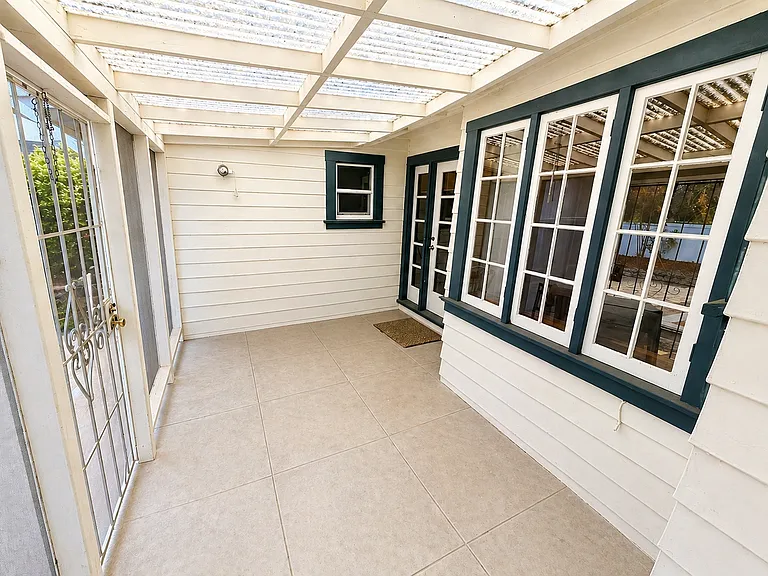 324 Mansion Ave — Photo 24