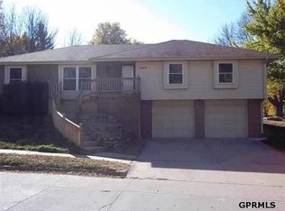 13829 Martha Cir, Omaha, NE 68144