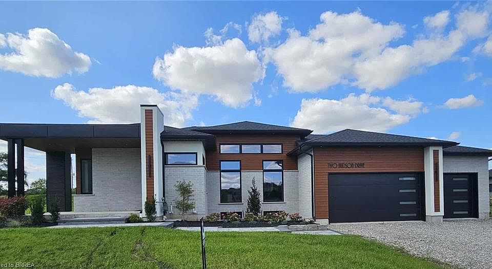 1st image of 2 Hudson Dr