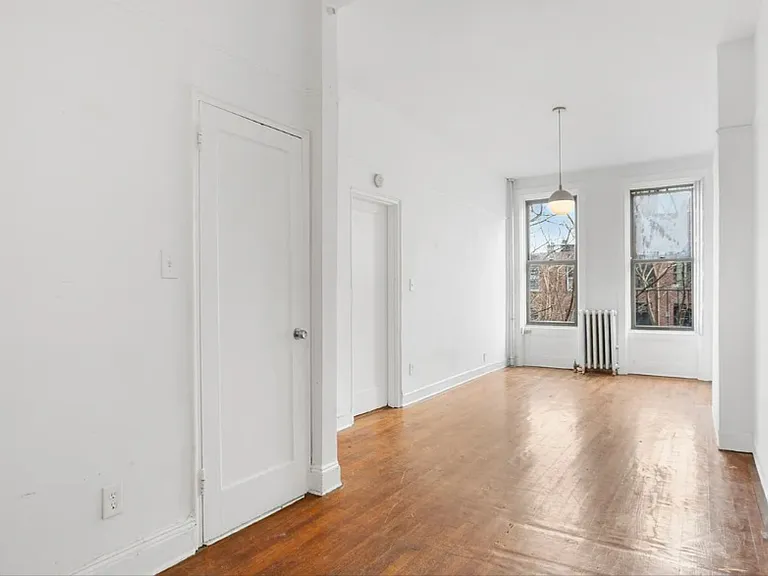 211 Saint James Pl #3C — Photo 2