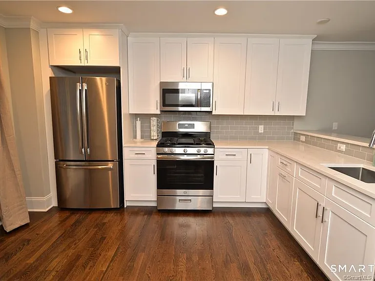115-71 Colonial Rd — Photo 7
