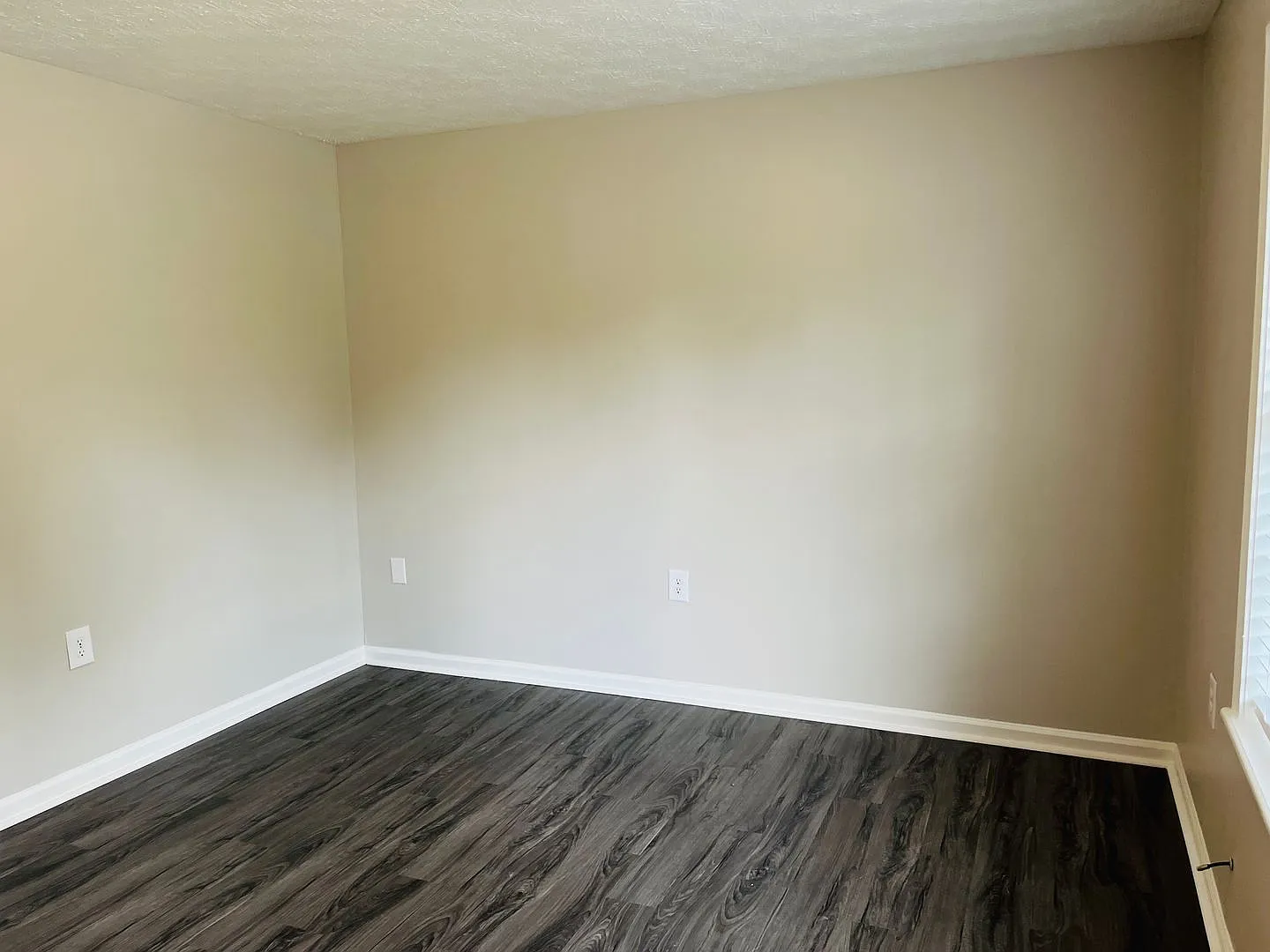 47 Robinson St — Photo 3
