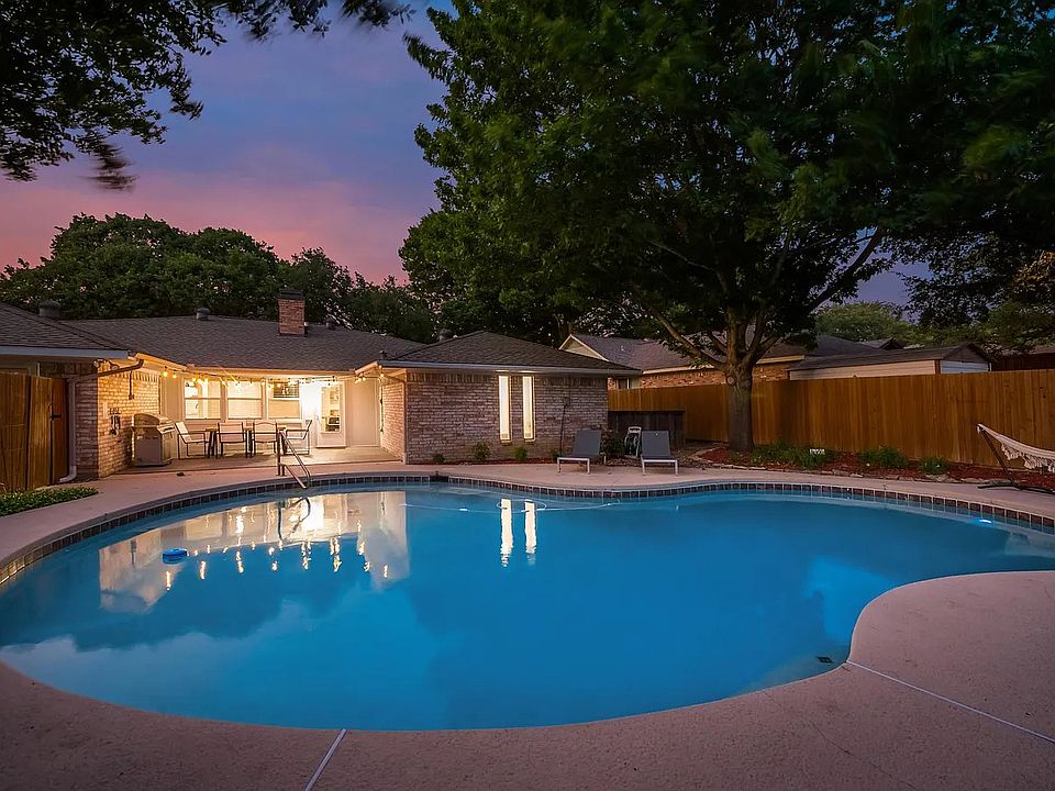1st image of 2836 Meadowbrook Dr