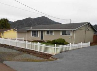 275 Hummingbird Ln, Tillamook, OR 97141