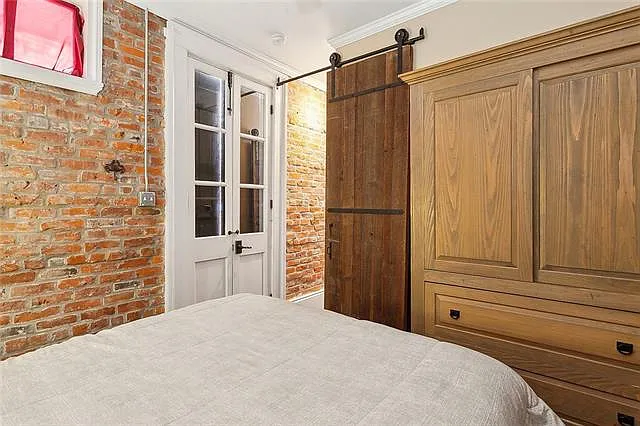 829 Burgundy St #4 — Photo 9