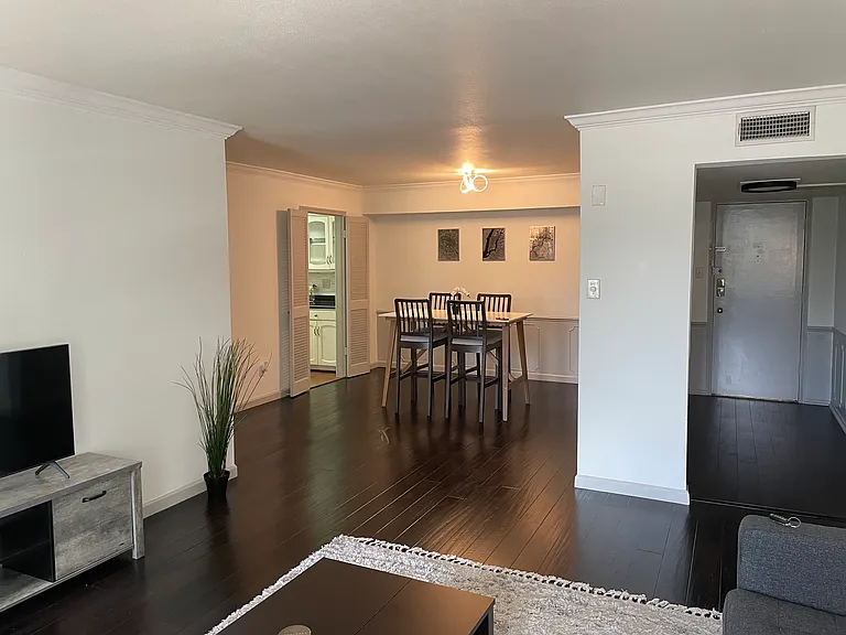 361 N Post Oak Ln #341 — Photo 11