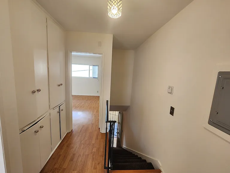 1141 Irving Ave #3 — Photo 22