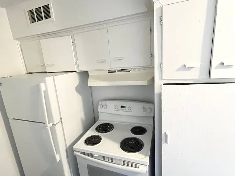 4810 Gaston Ave — Photo 36