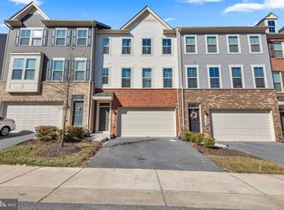 10044 Dorsey Ln, Lanham, MD 20706