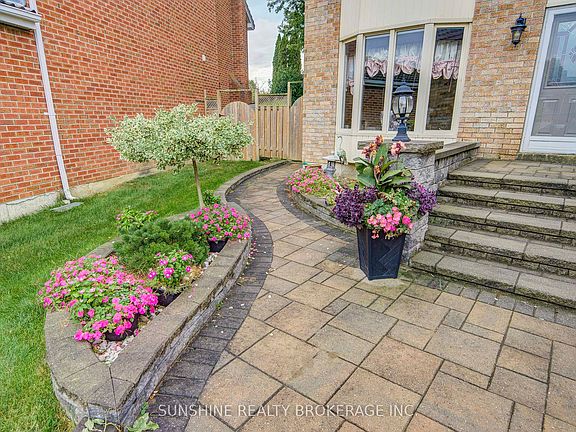 3rd image of 23 Parsborough Ct