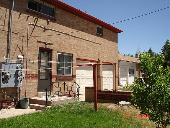 Backyard, garage and clothes line