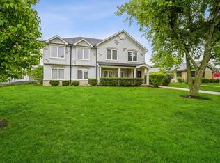 523 Short Ln, Glenview, IL 60025