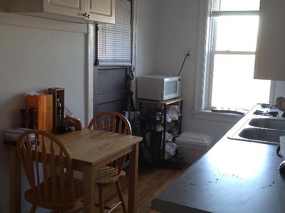 2nd image of 3-2016 W Ainslie St #16-3