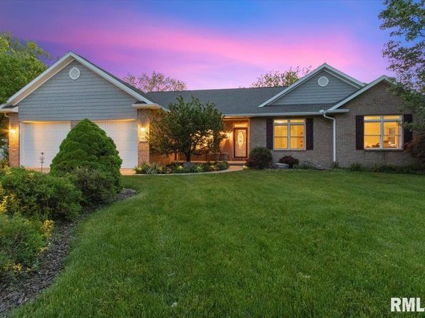 1963 Chestnut Ln, Washington, IL 61571
