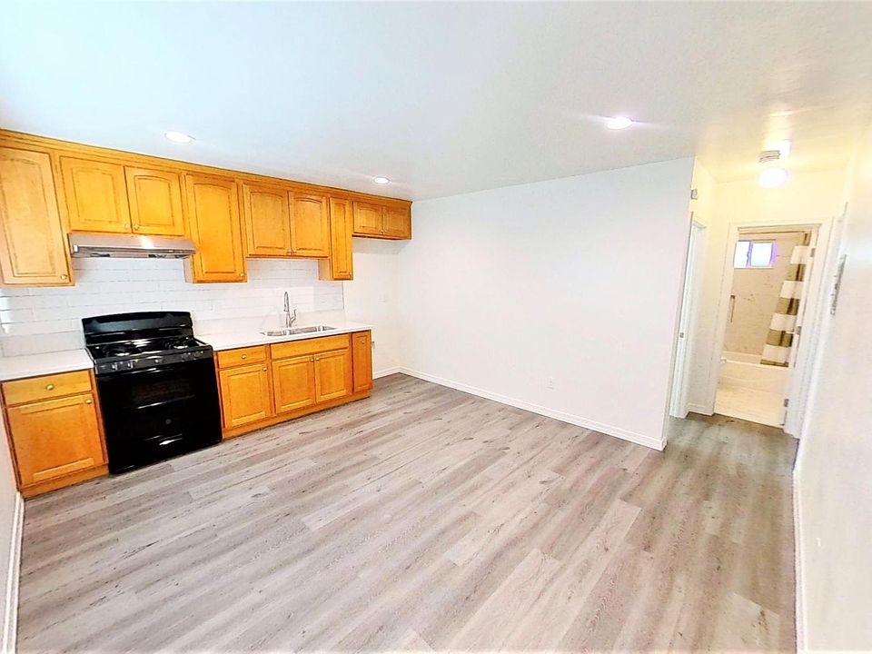 Kitchen & Living Area