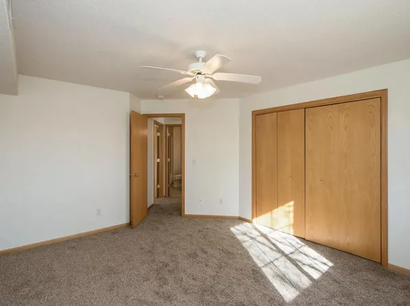 2876 Coral Ct, Coralville, IA