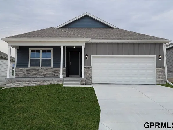 7109 S 205th Ave, Gretna, NE 68136