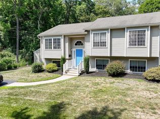 5 Justa St, West Warwick, RI 02893