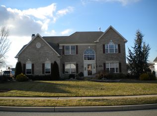 3167 Fox Dr, Chalfont, PA 18914