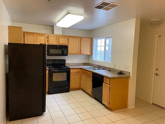 2nd image of 600 Hosking Ave APT 28