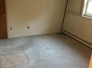 12 Kathy Ct, Fishkill, NY 12524