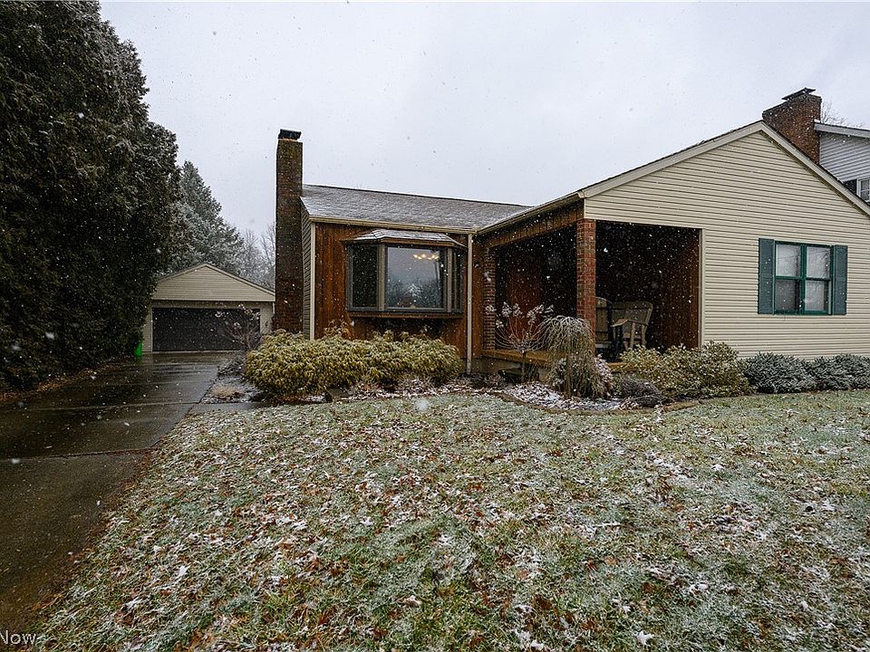 1st image of 387 Portsmouth St