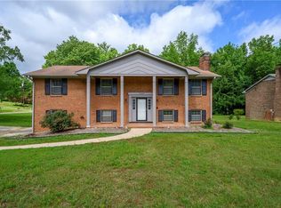 2340 Springvalley Dr, Clemmons, NC 27012
