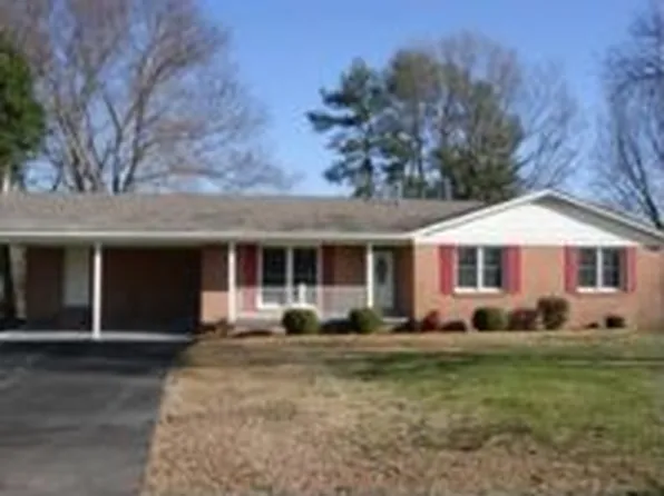 236 Passmore Ln, Jackson, TN 38305