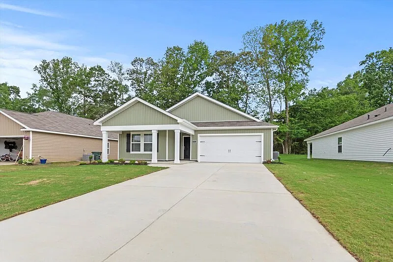 5 bed, 3.0 bath, 2016 sqft, $1,995 — Photo 1