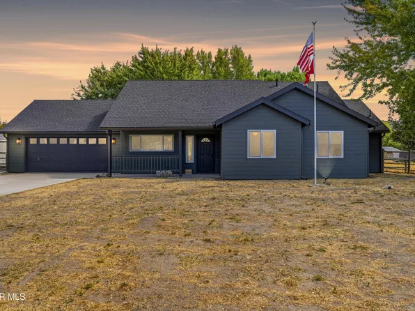 23940 Coral Springs Ln, Tehachapi, CA 93561