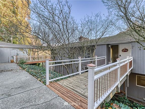 5th image of 9724 90th Ave NW