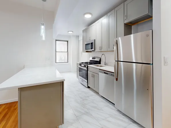 301 East 38th Street image 5 of 25