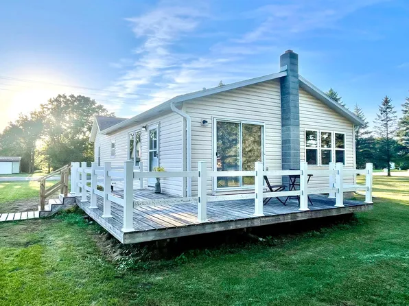 1526 3rd St NE, Staples, MN 56479