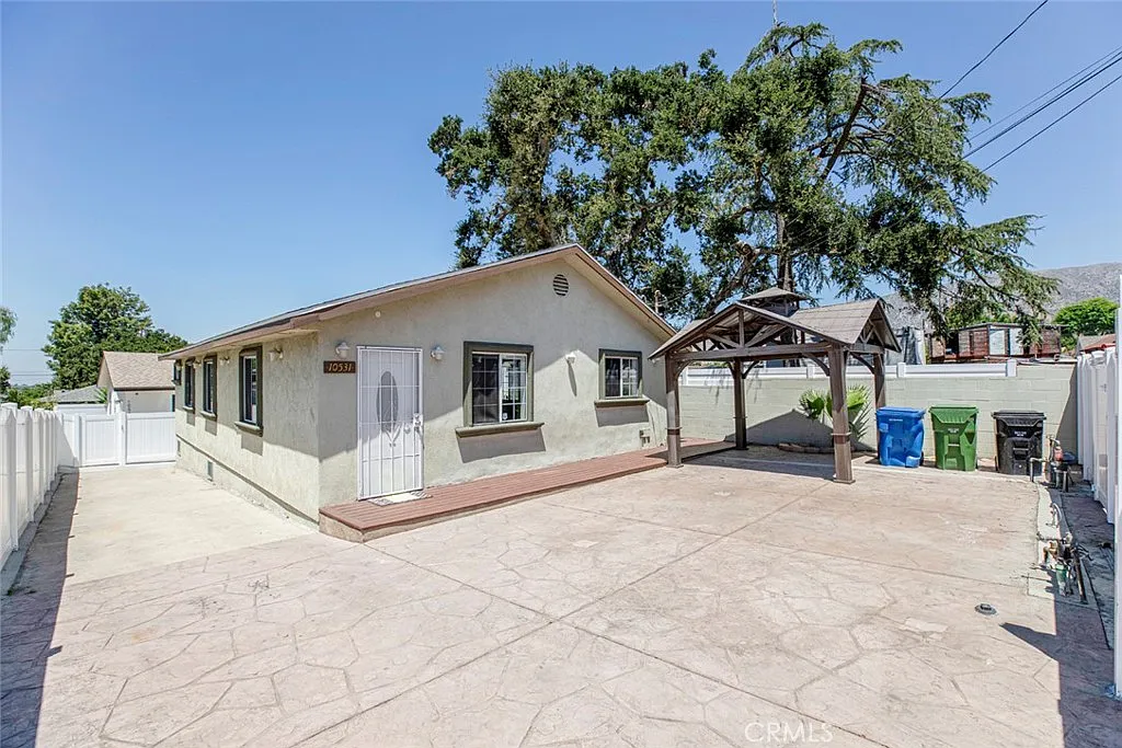 3 bed, 1269 sqft, $3,300 — Photo 4