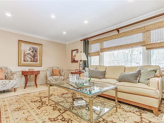 5th image of 81 Cherry Ln